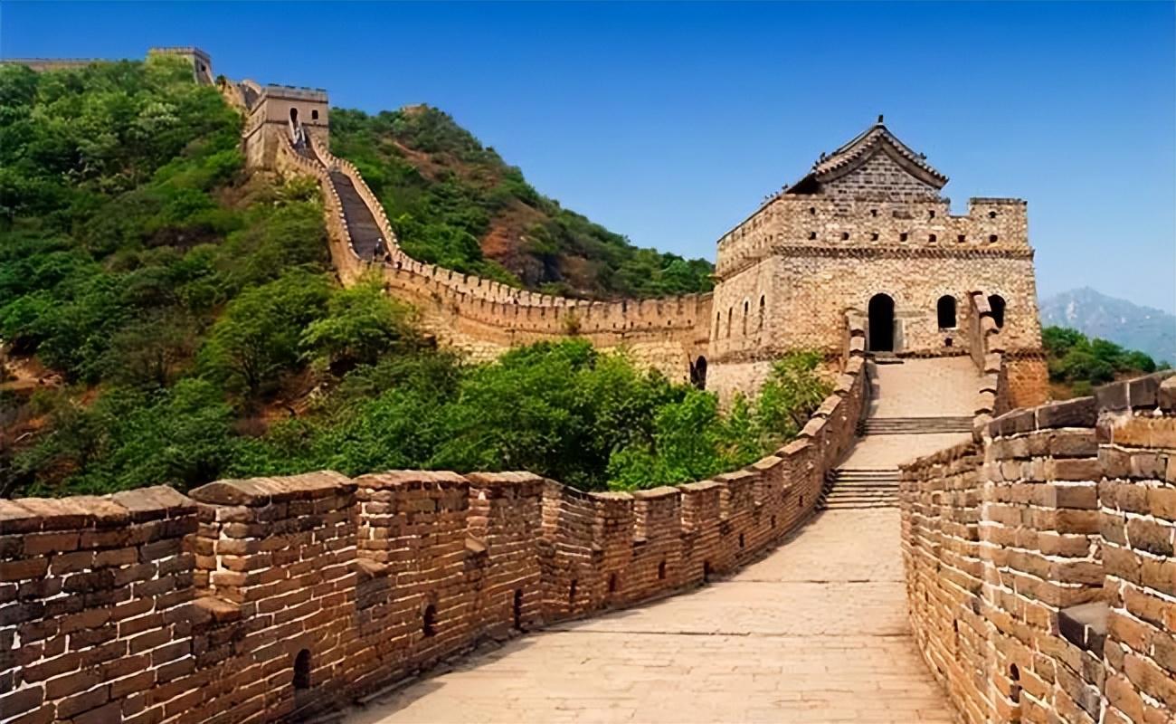 长城腾翼，古老与现代的交融之美