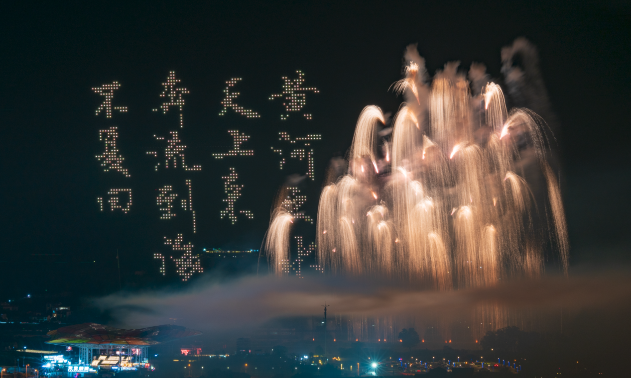 灯花笑千山，茶客新篇章探秘——潇湘之夜的秘密