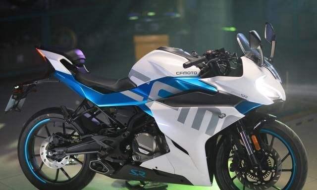 宗申最新四缸三轮车，革新科技与实用主义的完美结合
